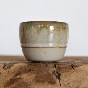 Herz-Becher / ocker-beige "Herzal"