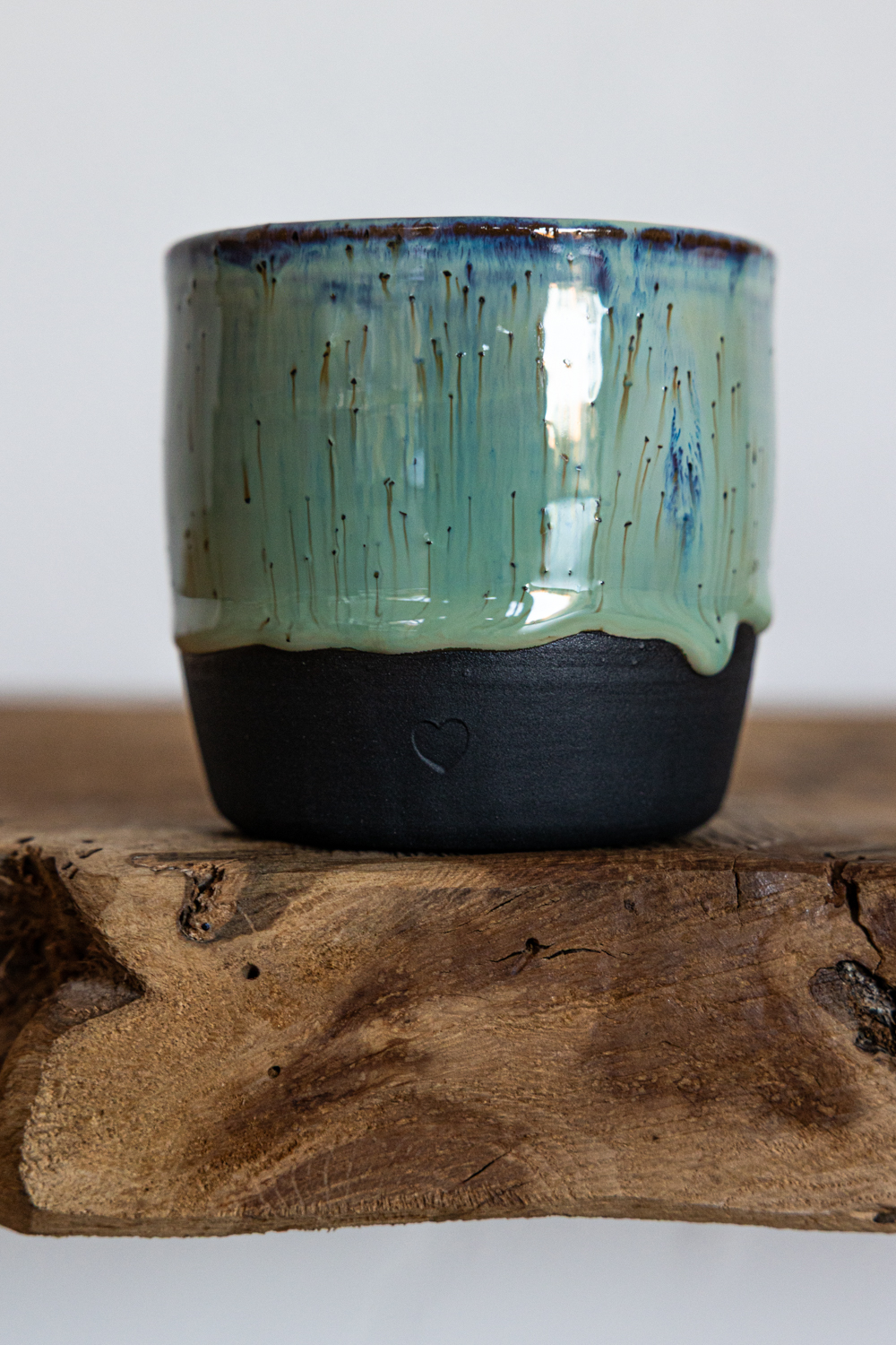 Herz-Becher black / green-blue