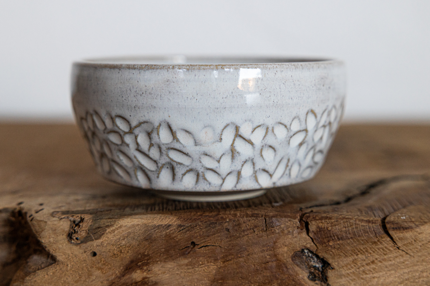 Schale - snowy leaves